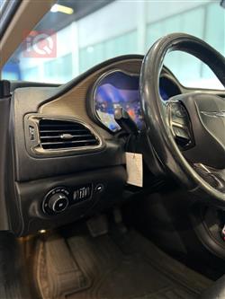 Chrysler 200
